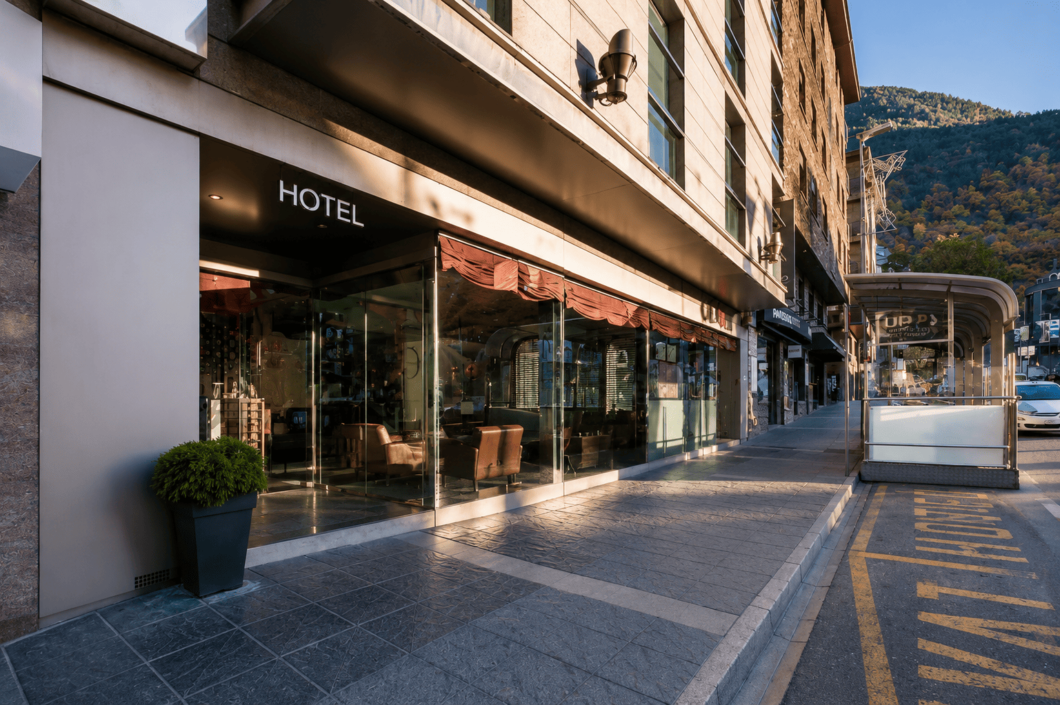Exterior calle Hotel VM Pr&iacute;ncep Andorra
